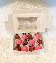 Load image into Gallery viewer, 12 strawberries box
