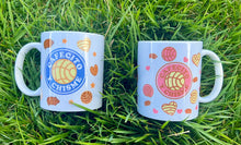 Load image into Gallery viewer, Cafecito y chisme Mug

