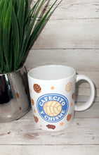 Load image into Gallery viewer, Cafecito y chisme Mug
